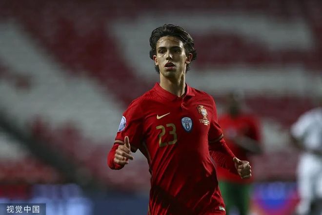 关于里程碑夜!佛罗伦萨更衣室发声,葡超训练课后刷纪录,引发热议,身体对抗强度拉满的信息-九博娱乐