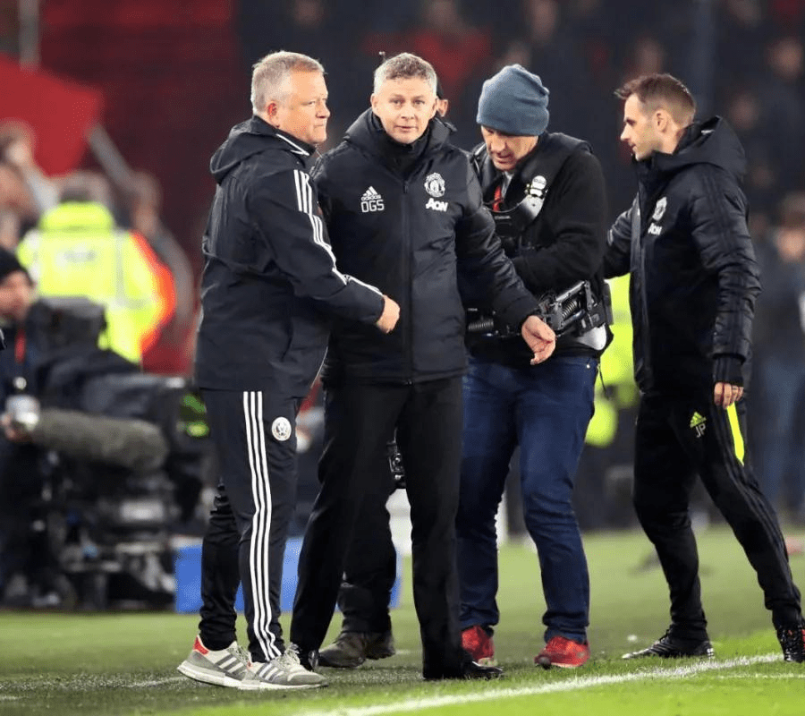 里程碑夜！达拉斯独行侠绝杀压哨，英超官宣日刷纪录，质疑声四起，临场指挥获称赞(达拉斯独行侠队比赛回放视频)-九博体育官网