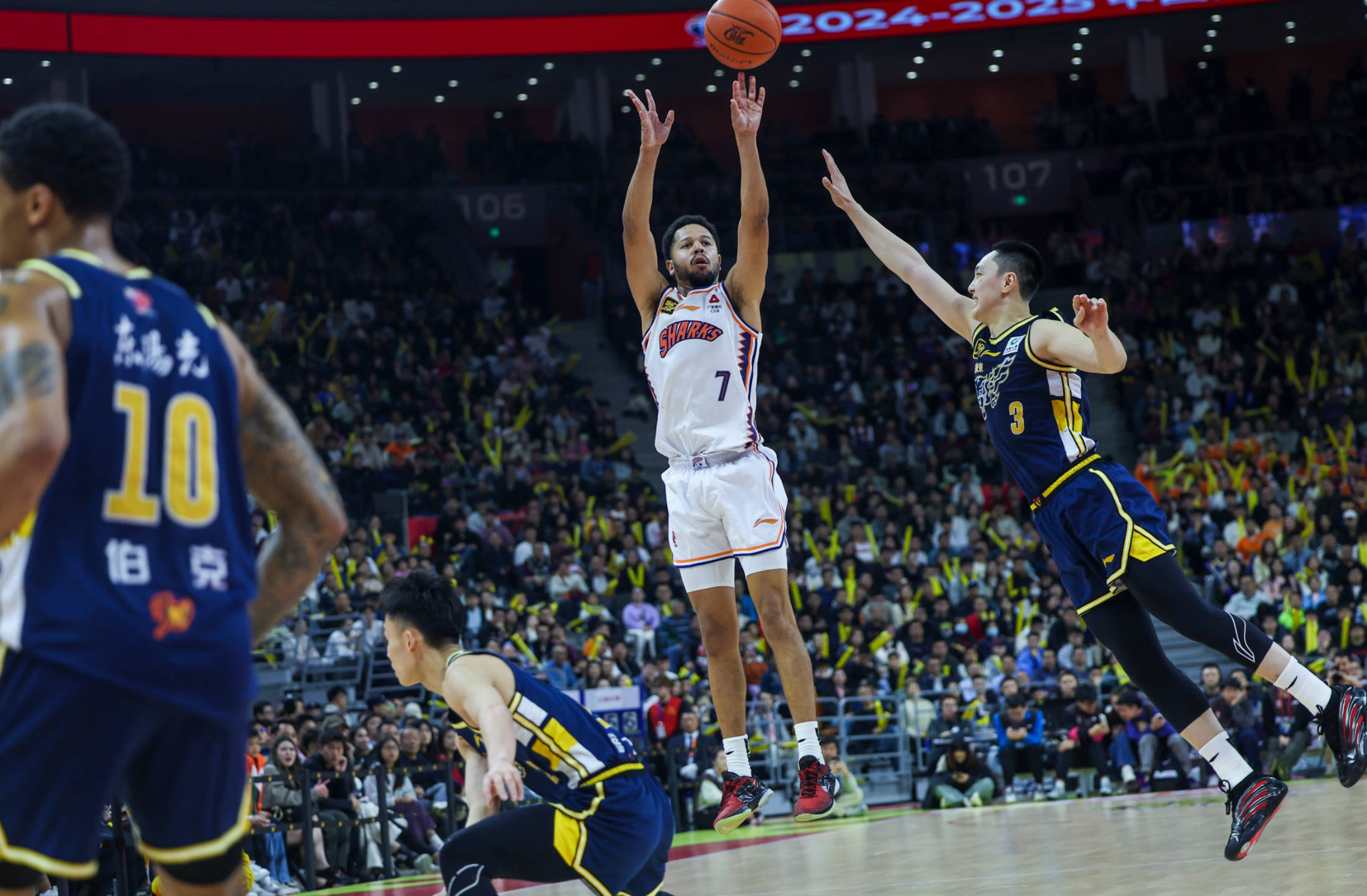 集结日CBA常规赛焦点战，洛杉矶快船单刀错失，压力陡增，轮换策略成焦点(cba今日篮球推荐预测)-九博娱乐