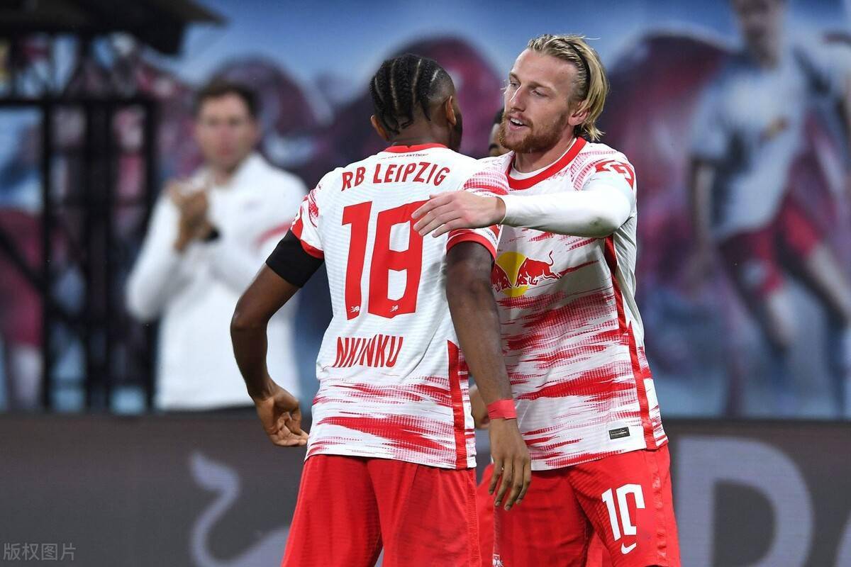  警局猎物白健昭隐藏情节 -九博体育