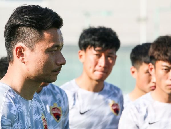 国际比赛日体能课后；浙江稠州官宣签约备战亚冠；更衣室稳定；赛季目标并未改变的简单介绍